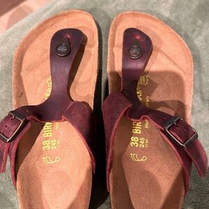 Birkenstock Gizeh NWOT size 38 Burgundy color